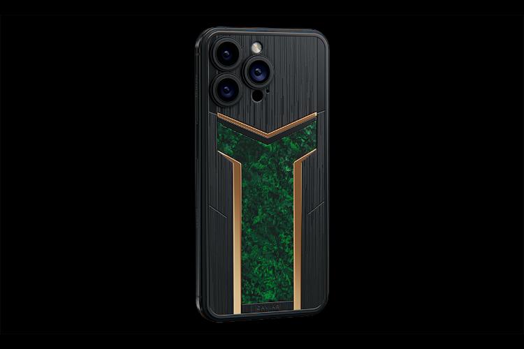 iphone15-versus-carbon-green0001