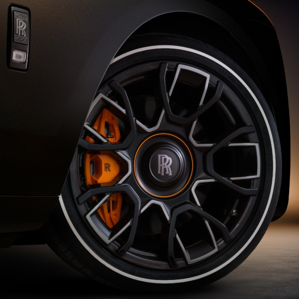 Rolls-Royce Black Badge Ghost Ékleipsis: When Luxury Meets Celestial Beauty