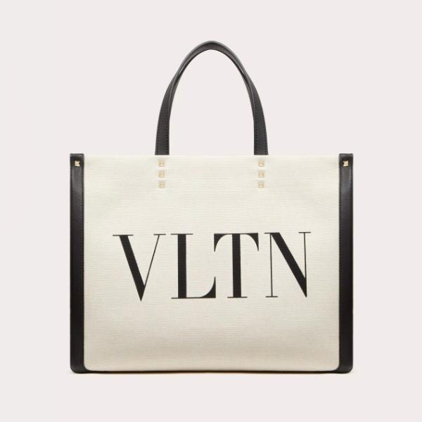 Designer Tote Bags: the 2024 cool models from the Valentino Garavani collection