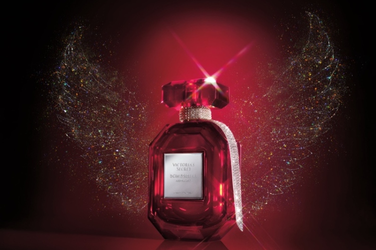 kendis-i-paloma-blistaju-u-kampanji-za-parfem-victorias-secret-bombshell-midnight-2