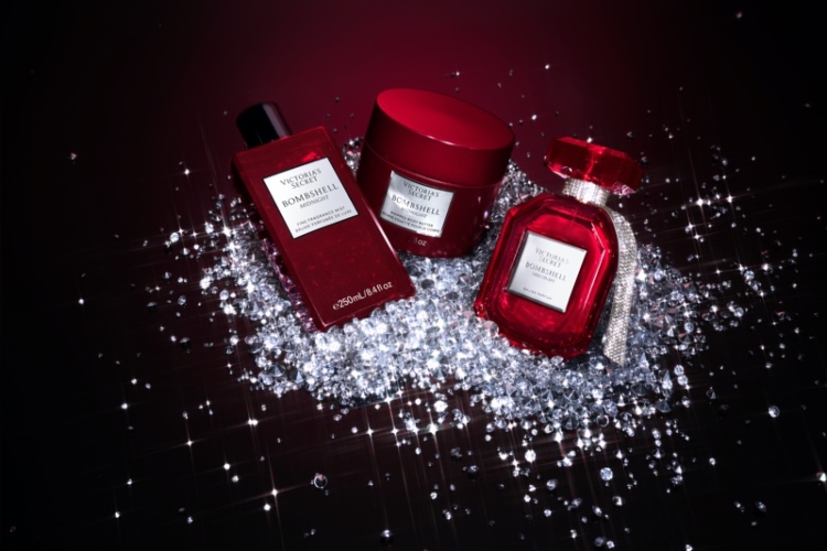 kendis-i-paloma-blistaju-u-kampanji-za-parfem-victorias-secret-bombshell-midnight-3