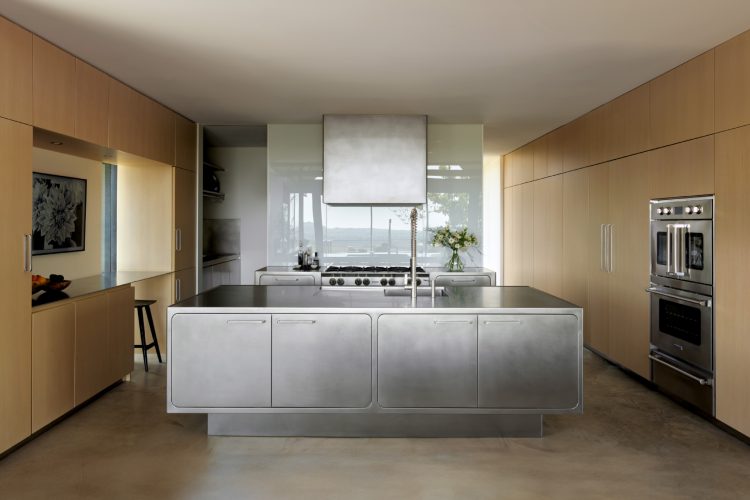 abimis-kuhinje-ostrvska-elegancija-u-celiku-za-savremene-enterijere-2