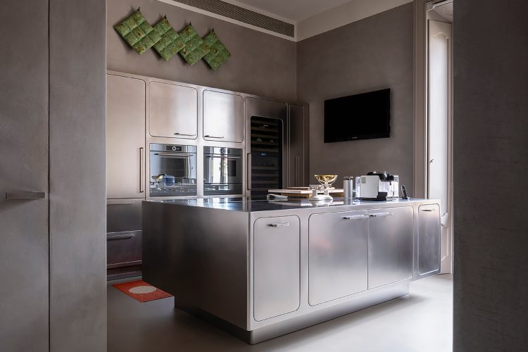 abimis-kuhinje-ostrvska-elegancija-u-celiku-za-savremene-enterijere-7