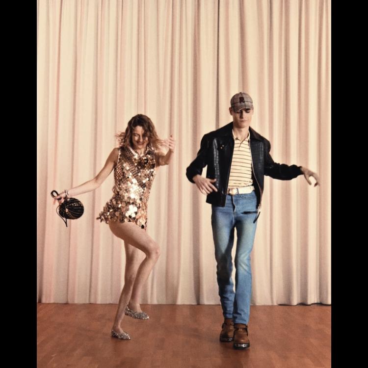 rabanne-resort-2026-kampanja-u-ritmu-svetlucave-plesne-noci-15