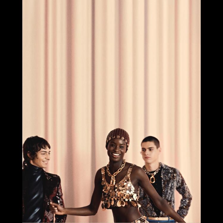 rabanne-resort-2026-kampanja-u-ritmu-svetlucave-plesne-noci-18