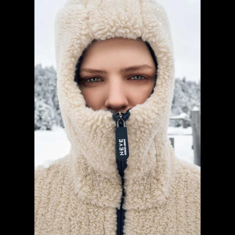 giorgio-armani-neve-aw2526-alpinisticka-elegancija-u-najcistijem-armani-izrazu-1