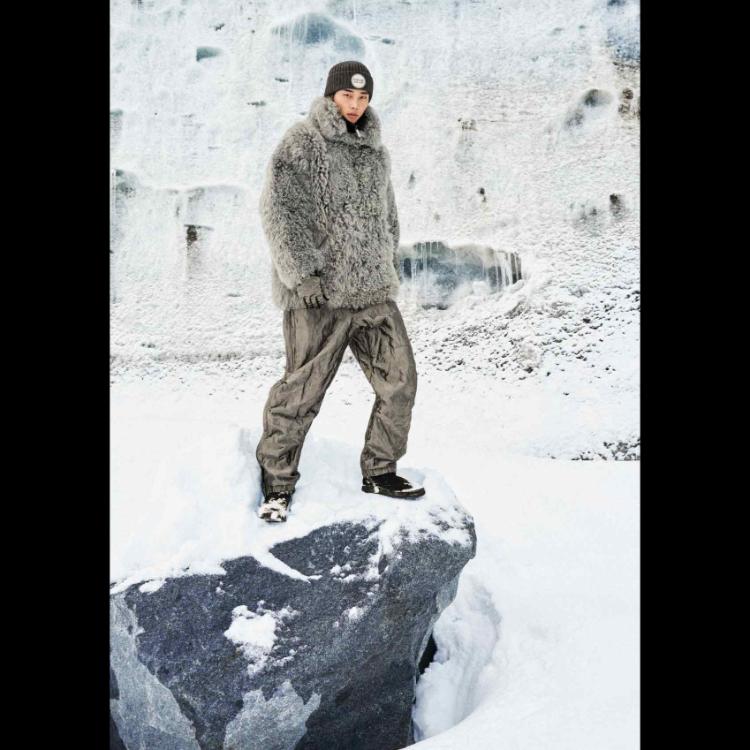 giorgio-armani-neve-aw2526-alpinisticka-elegancija-u-najcistijem-armani-izrazu-16