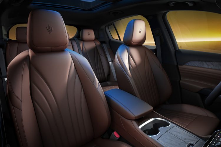 maserati-grecale-lumina-blu-italijanski-luksuz-i-najnaprednija-suv-tehnologija-u-jednoj-silueti-3