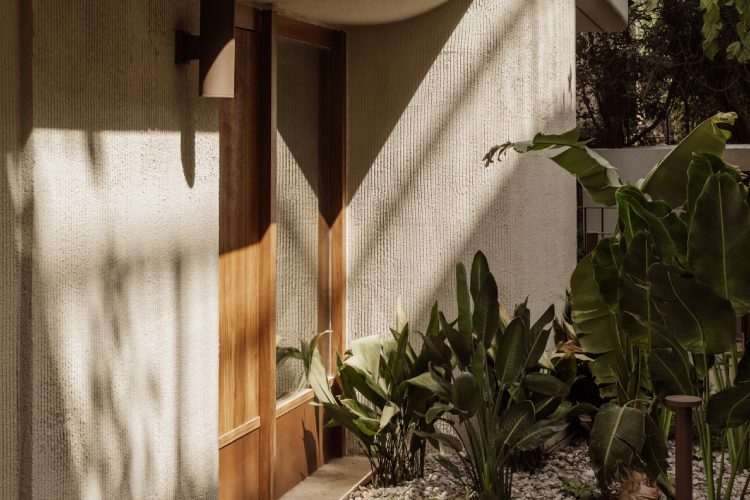 lumen-residence-block722-pretvara-atinsko-stanovanje-u-iskustvo-svetlosti-prirode-i-porodicne-intimnosti-25