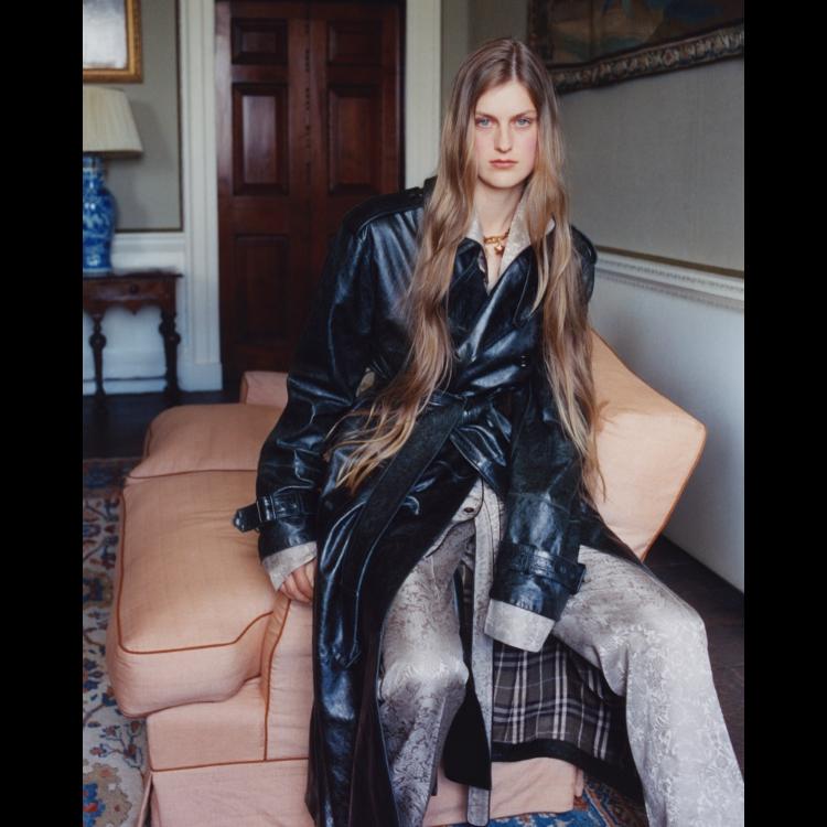 burberry-zima-2025-vrhunac-britanskog-glamura-4