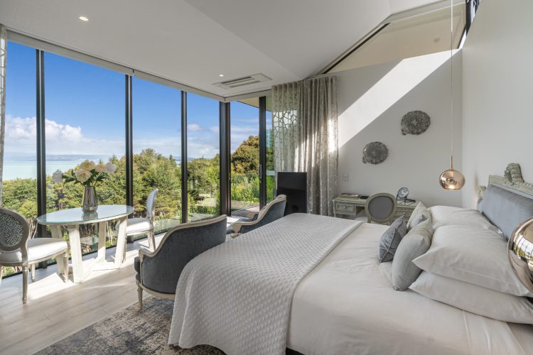 omana-villas-waiheke-island-luksuzni-hotel-novi-zeland-angelo-cappellini-enterijer-villa-surrender-1