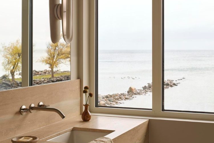 georgian-bay-beach-house-kanada-and-pierre-savremena-arhitektura-luksuzna-kuca-prirodni-materijali-2-15