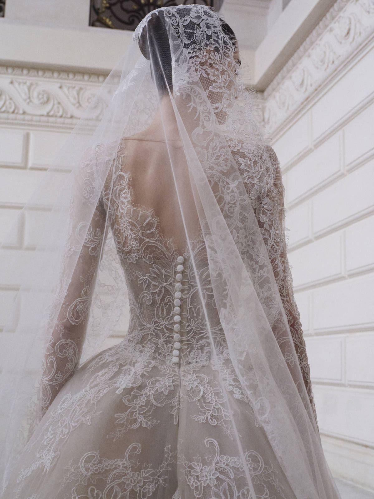 elie-saab-bridal-2027-luksuzne-vencanice-couture-kolekcija-pariz-visoka-moda-vencanje-21