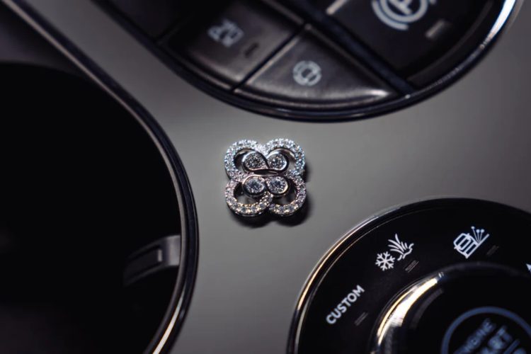 bentley-mulliner-boodles-luksuzni-enterijer-bentayga-ewb-azure-zlatni-detalji-couture-automobil-2026