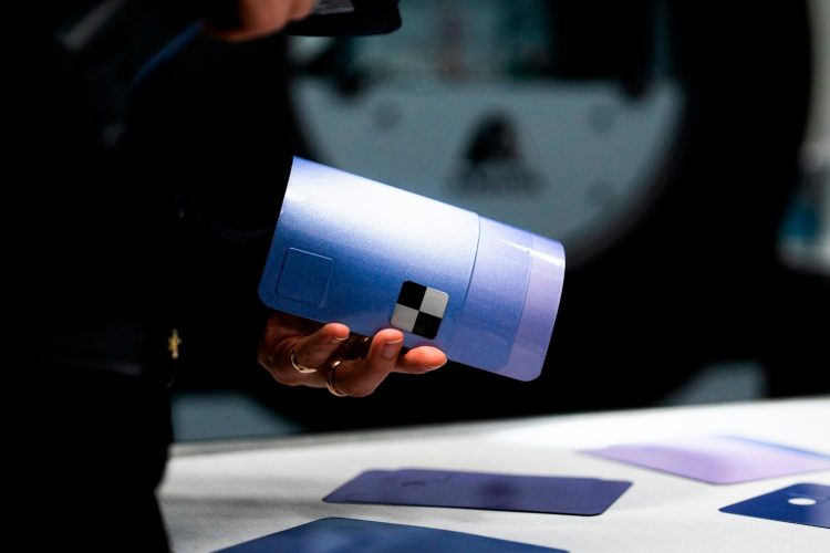 bugatti-w16-mistral-caroline-2026-luksuzni-hiperautomobil-sur-mesure-lavender-violet-carbon-3