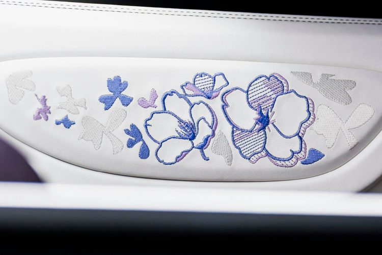 bugatti-w16-mistral-caroline-2026-luksuzni-hiperautomobil-sur-mesure-lavender-violet-carbon-9