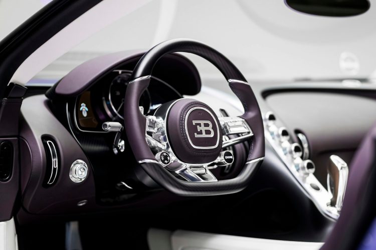 bugatti-w16-mistral-caroline-2026-luksuzni-hiperautomobil-sur-mesure-lavender-violet-carbon-16