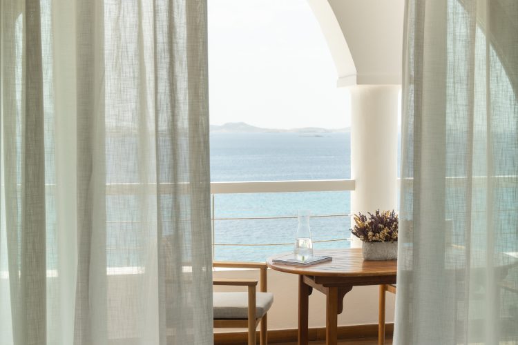 grace-mykonos-hotel-luksuzni-boutique-mikonos-agios-stefanos-infinity-pool-egejsko-more-4