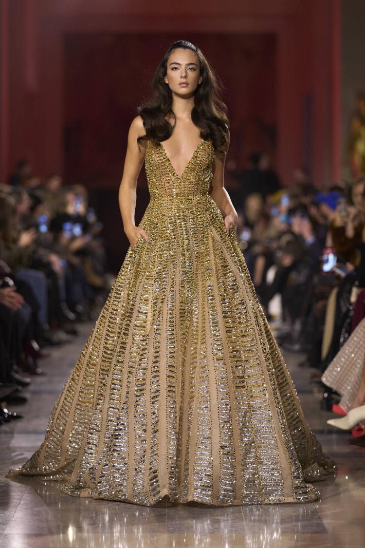 elie-saab-haute-couture-proleceleto-2026-zlatne-noci-glamura-4