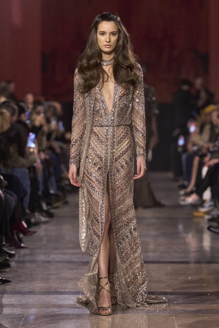 elie-saab-haute-couture-proleceleto-2026-zlatne-noci-glamura-19