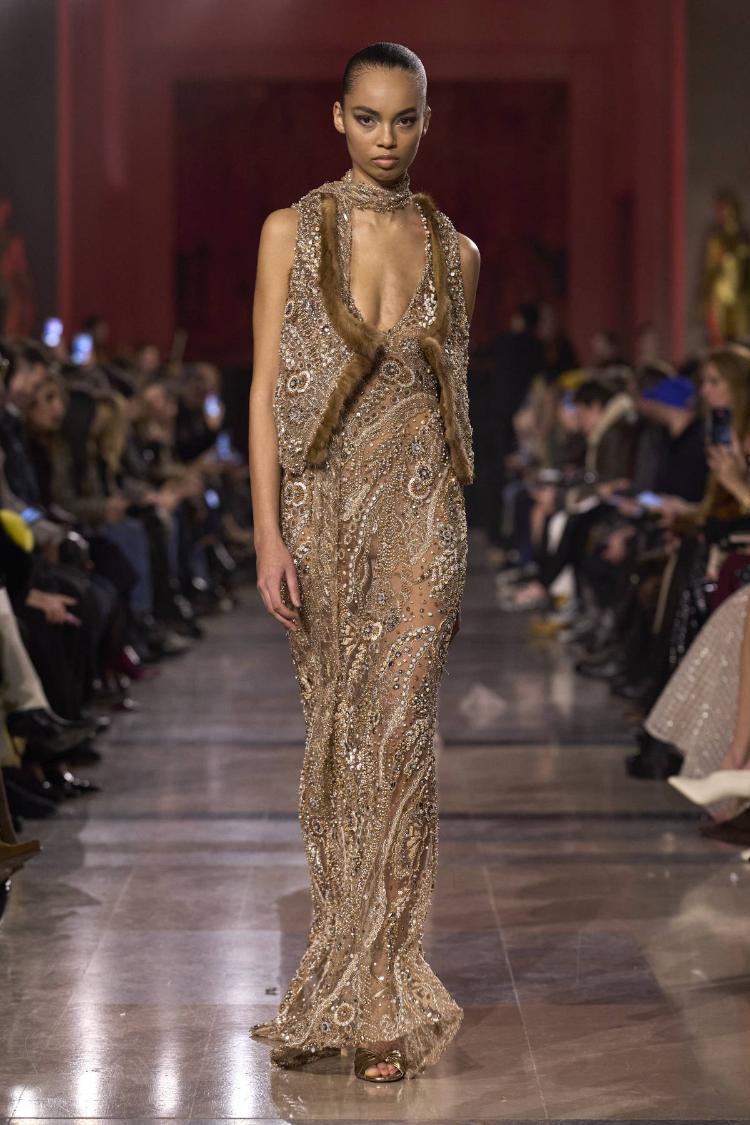 elie-saab-haute-couture-proleceleto-2026-zlatne-noci-glamura-33