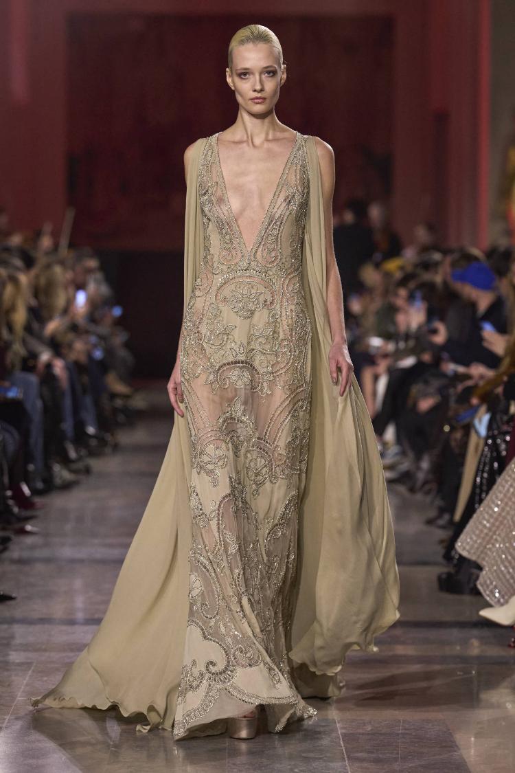 elie-saab-haute-couture-proleceleto-2026-zlatne-noci-glamura-42
