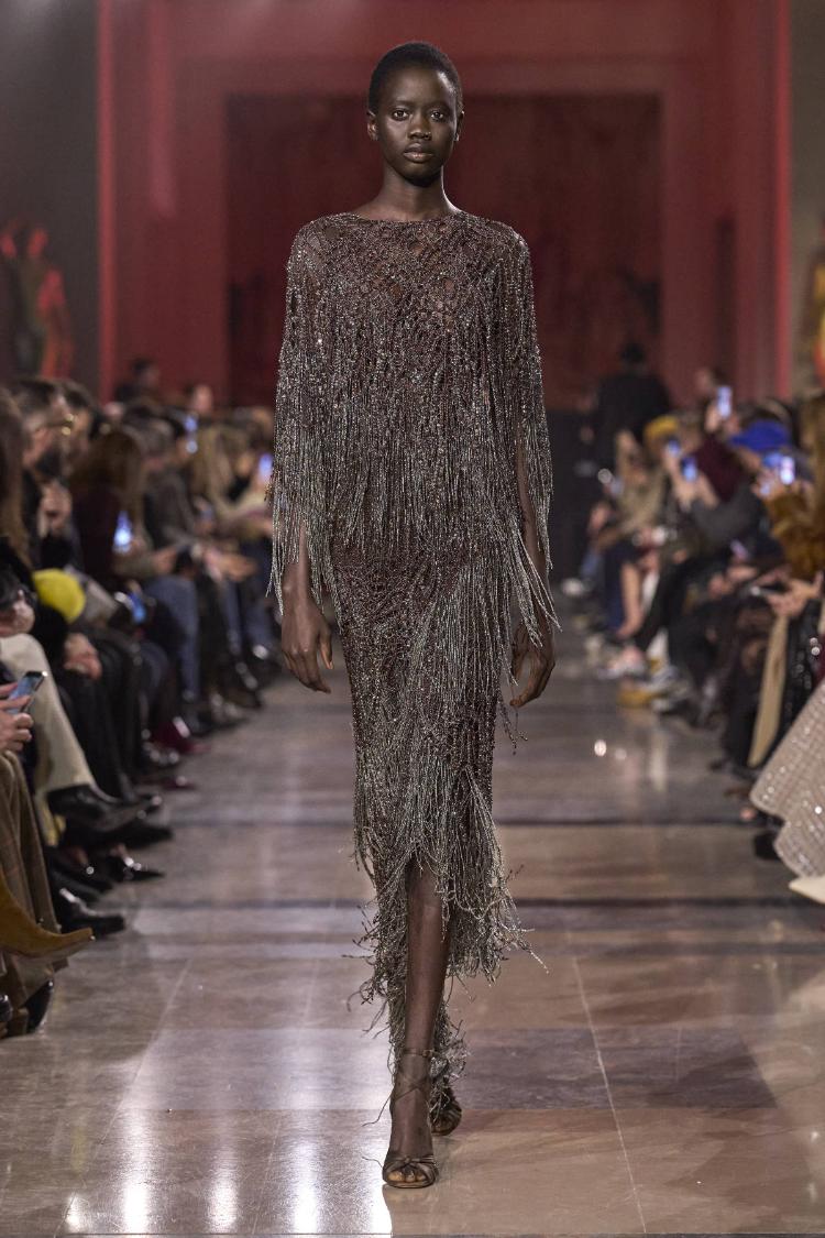 elie-saab-haute-couture-proleceleto-2026-zlatne-noci-glamura-49