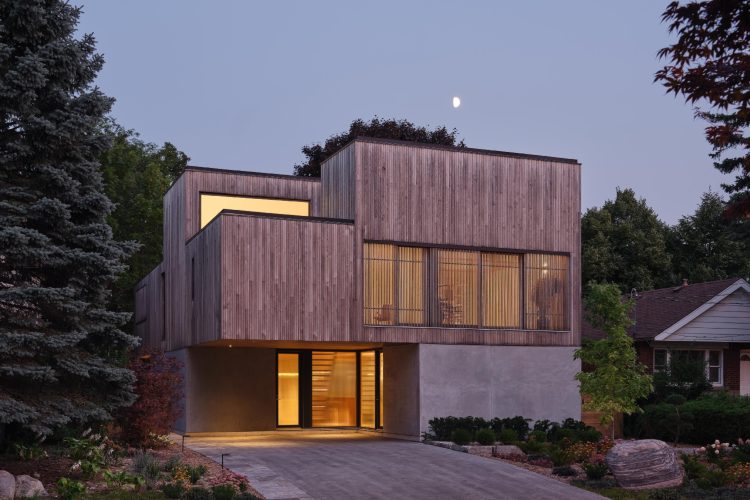 house-of-monitors-arhitektura-svetlosti-i-materijala-1