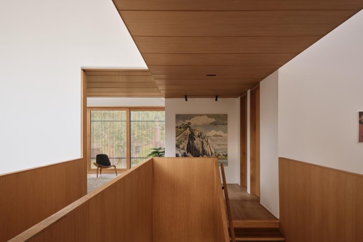 house-of-monitors-arhitektura-svetlosti-i-materijala-8