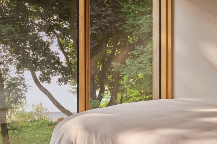 house-of-monitors-arhitektura-svetlosti-i-materijala-11