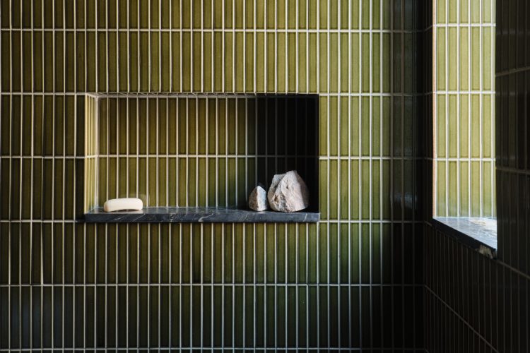 house-of-monitors-arhitektura-svetlosti-i-materijala-17