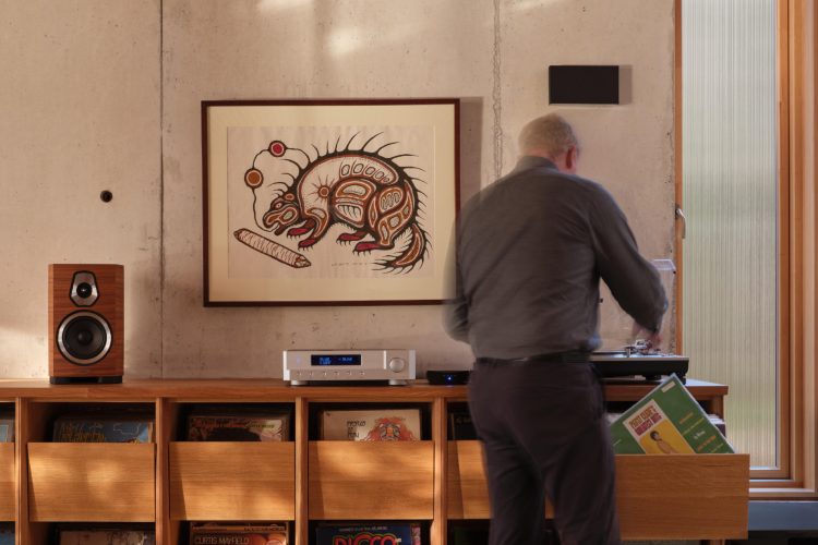 house-of-monitors-arhitektura-svetlosti-i-materijala-18