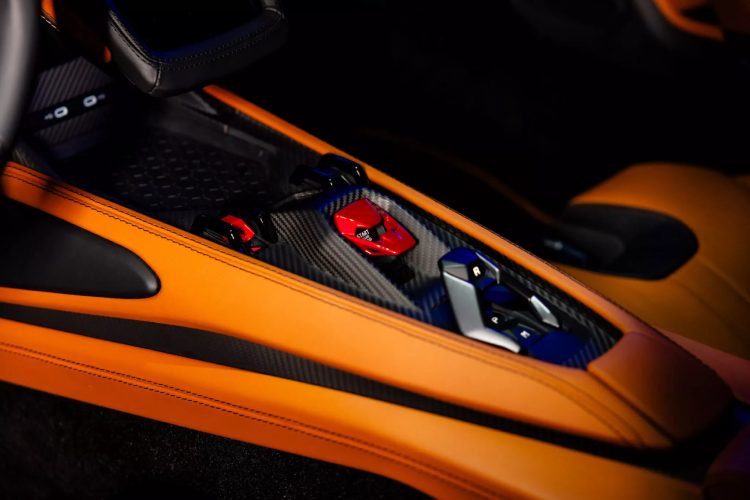 lamborghini-bebi-superautomobil-tezak-skoro-kao-hummer-h3-2