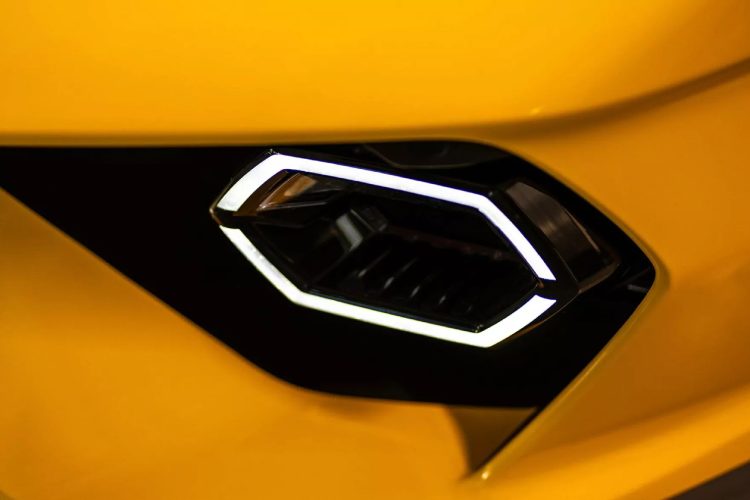 lamborghini-bebi-superautomobil-tezak-skoro-kao-hummer-h3-12