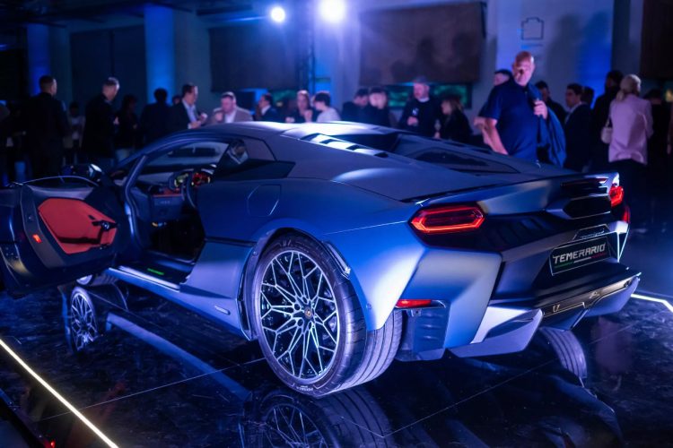 lamborghini-bebi-superautomobil-tezak-skoro-kao-hummer-h3-19