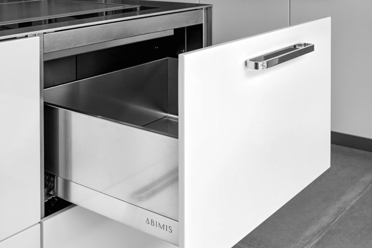 abimis-i-pantone-2026-cloud-dancer-donosi-novu-smirenost-u-svet-luksuznih-kuhinja-od-nerdajuceg-celika-14