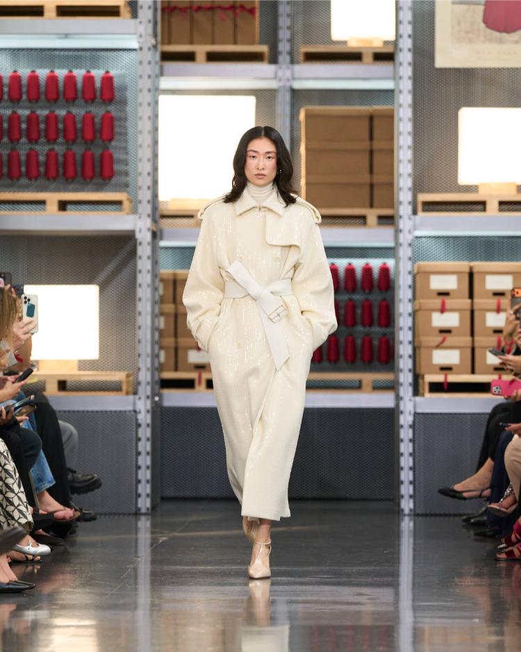 max-mara-resort-2027-kinetic-chic-bauhaus-kaputi-luksuzna-zenska-moda-shanghai-2027-1