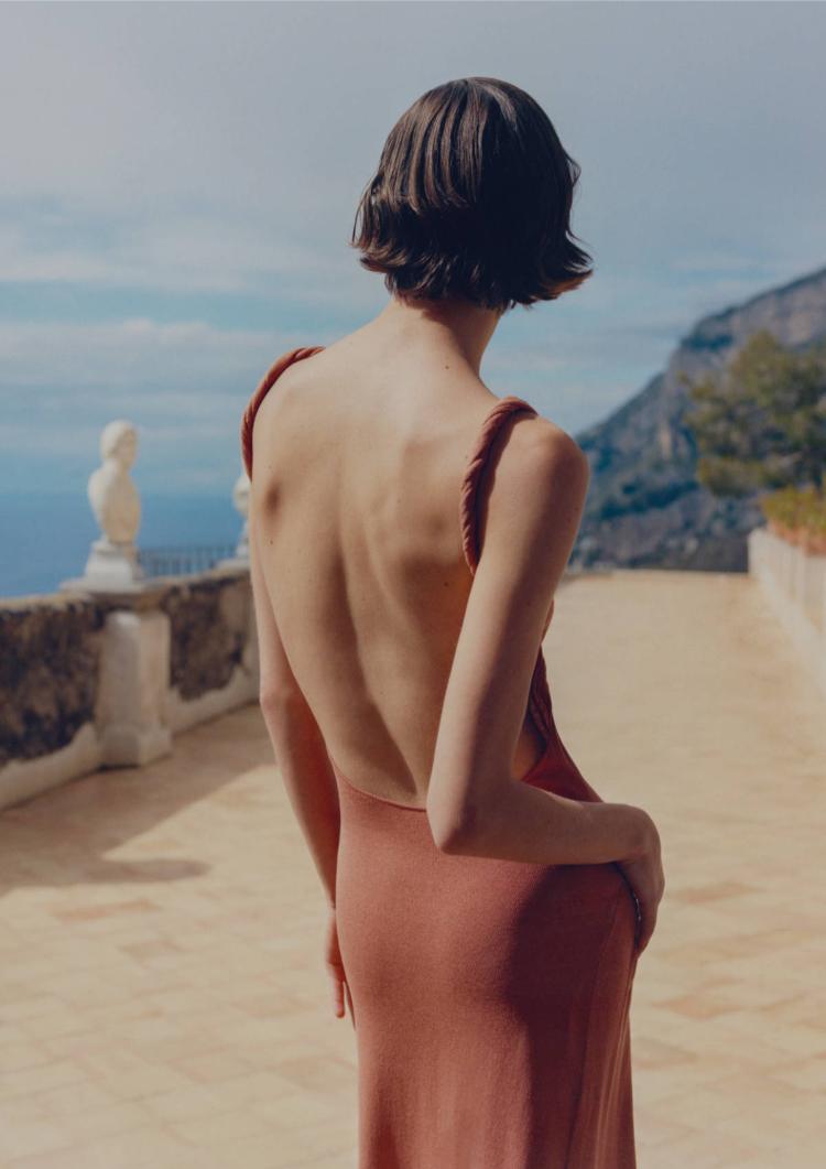 giorgio-armani-mare-2026-armani-mare-giorgio-armani-resort-kolekcija-luksuzna-moda-mediteranska-moda-porto-cervo-mikonos-forte-dei-marmi-ravelo-luksuzna-let-11