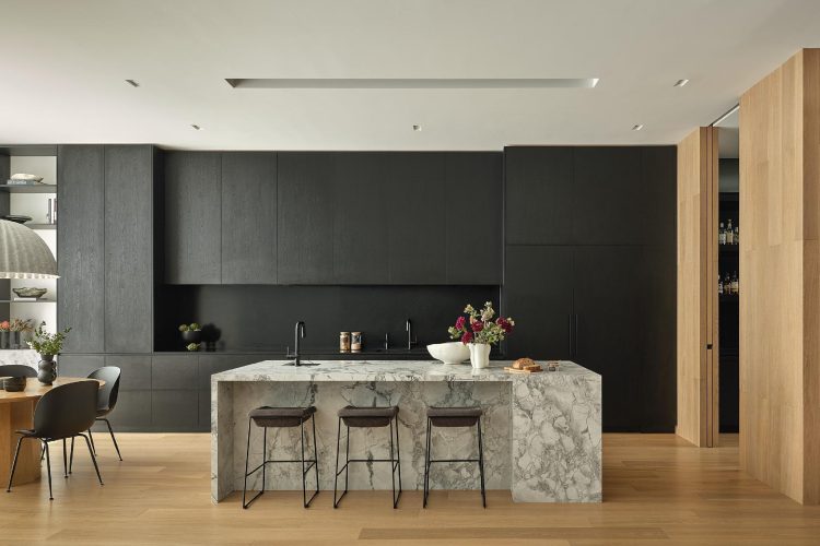 house-117-toronto-izen-architecture-luksuzna-moderna-kuca-dizajn-enterijera-kanada-arhitektura-13