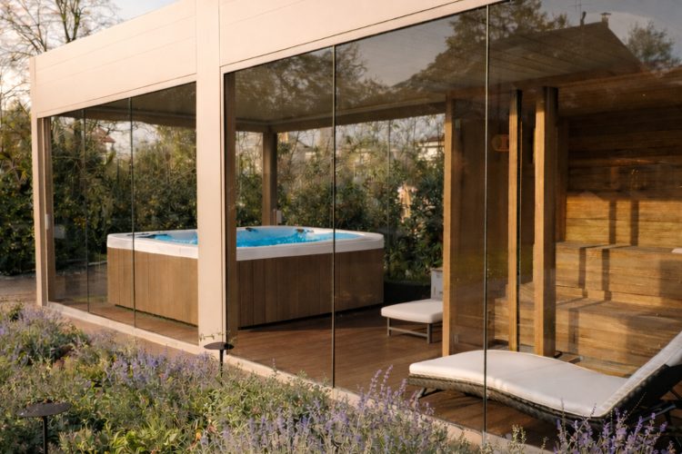 sensory-suite-privatni-vrt-wellness-sauna-jacuzzi-qu-osvetljenje-brillo-magritte-dizajn-vrta-4