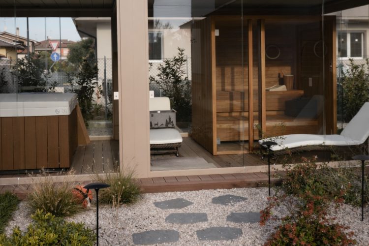 sensory-suite-privatni-vrt-wellness-sauna-jacuzzi-qu-osvetljenje-brillo-magritte-dizajn-vrta-11