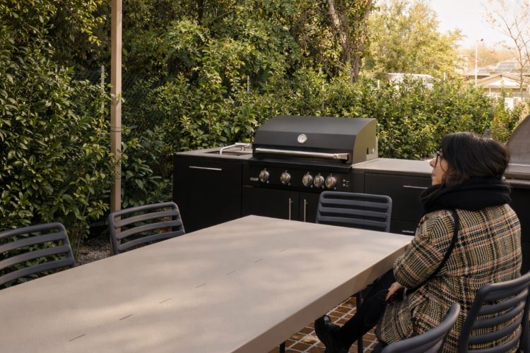 sensory-suite-privatni-vrt-wellness-sauna-jacuzzi-qu-osvetljenje-brillo-magritte-dizajn-vrta-12