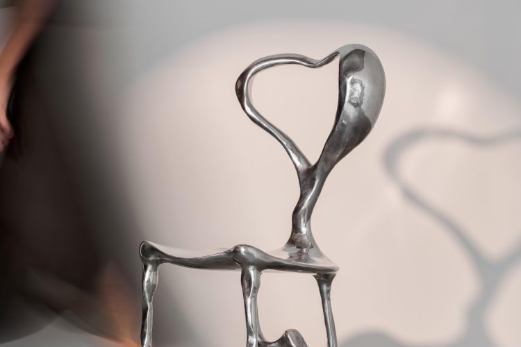 sami-savatli-love-kolekcija-love-chair-side-table-kolekcionarski-dizajn-namestaj-2026-11