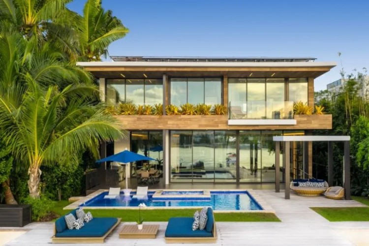 Illustration of Luxury Waterfront Homes With Integrated Solar Windows