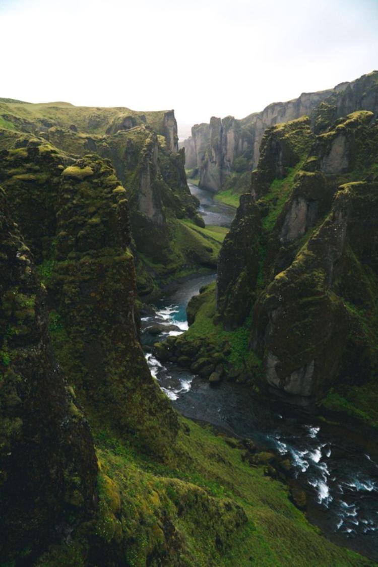 These breathtaking Icelandic mountains call you to adventure. Credit: Johnny Auh / Unsplash