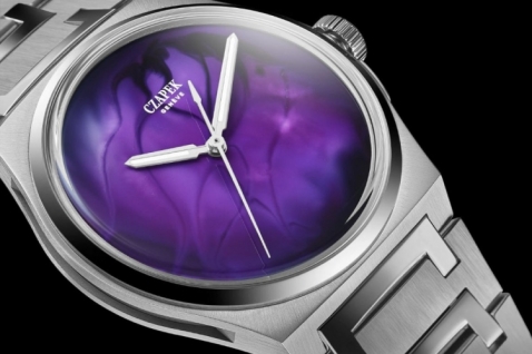 czapek-cie-predstavlja-antarctique-purple-storm-umetnicko-remek-delo-inspirisano-prirodom (1).jpg