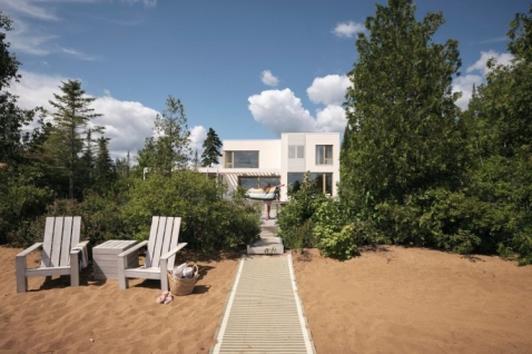 savremeni-pogled-na-zivot-pored-jezera (1).jpg