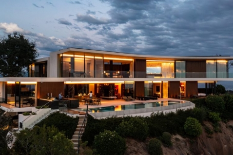 briarcrest-rezidencija-suptilna-elegancija-modernog-luksuza-u-beverli-hilsu (1).jpg