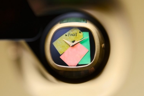 piaget-otkriva-andy-warhol-watch-collage-limited-edition-spoj-pop-arta-zanatske-virtuoznosti-i-savremenog-luksuza (1).jpg