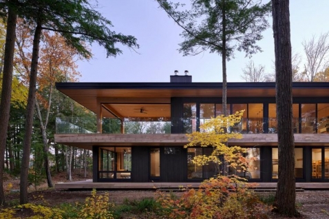 long-lake-cottage-muskoka-kanada-off-grid-luksuzna-vikendica-arhitektura-priroda (6).jpg